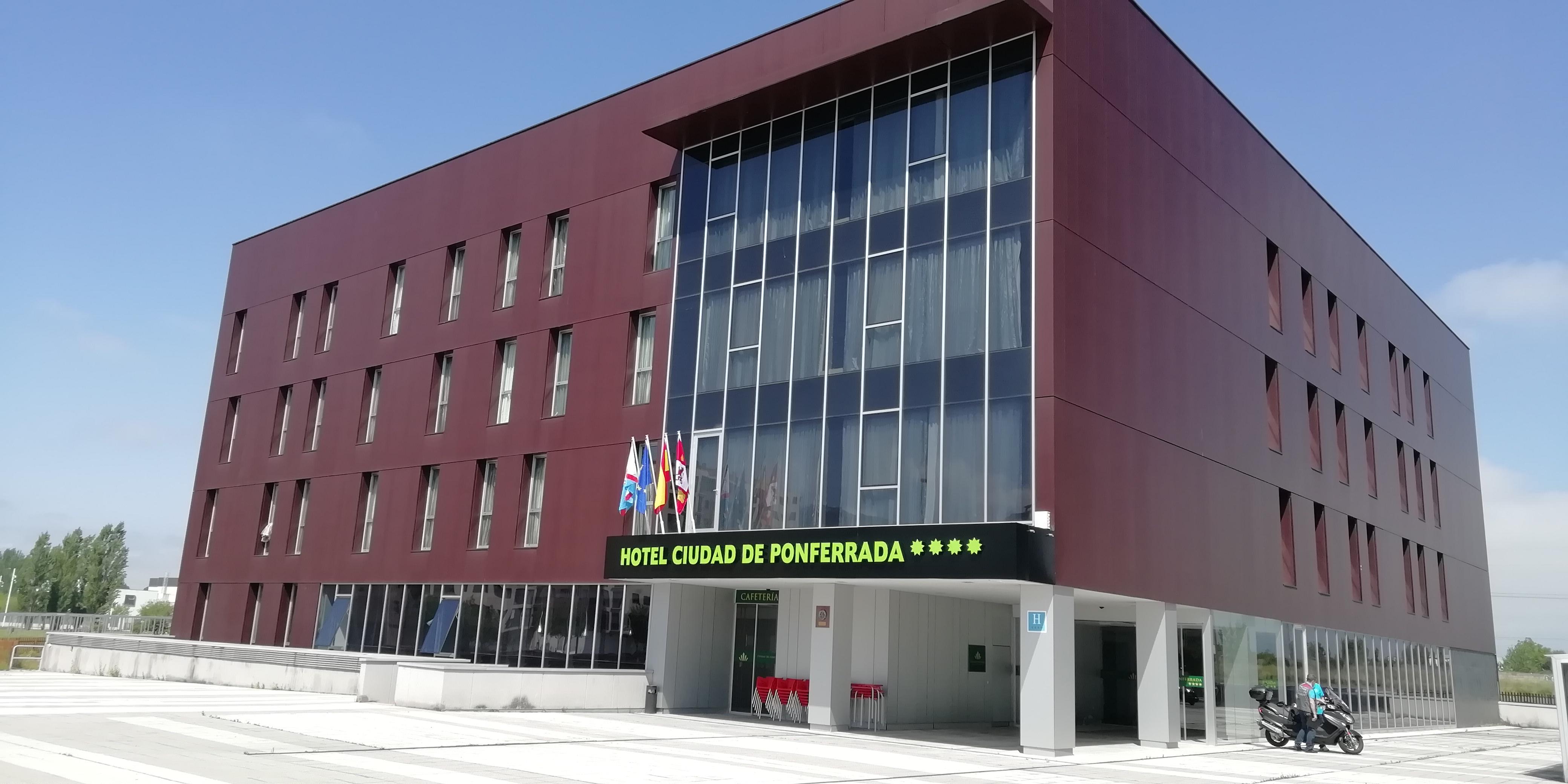 Hotel Ciudad De Ponferrada, Ascend Hotel Collection Extérieur photo