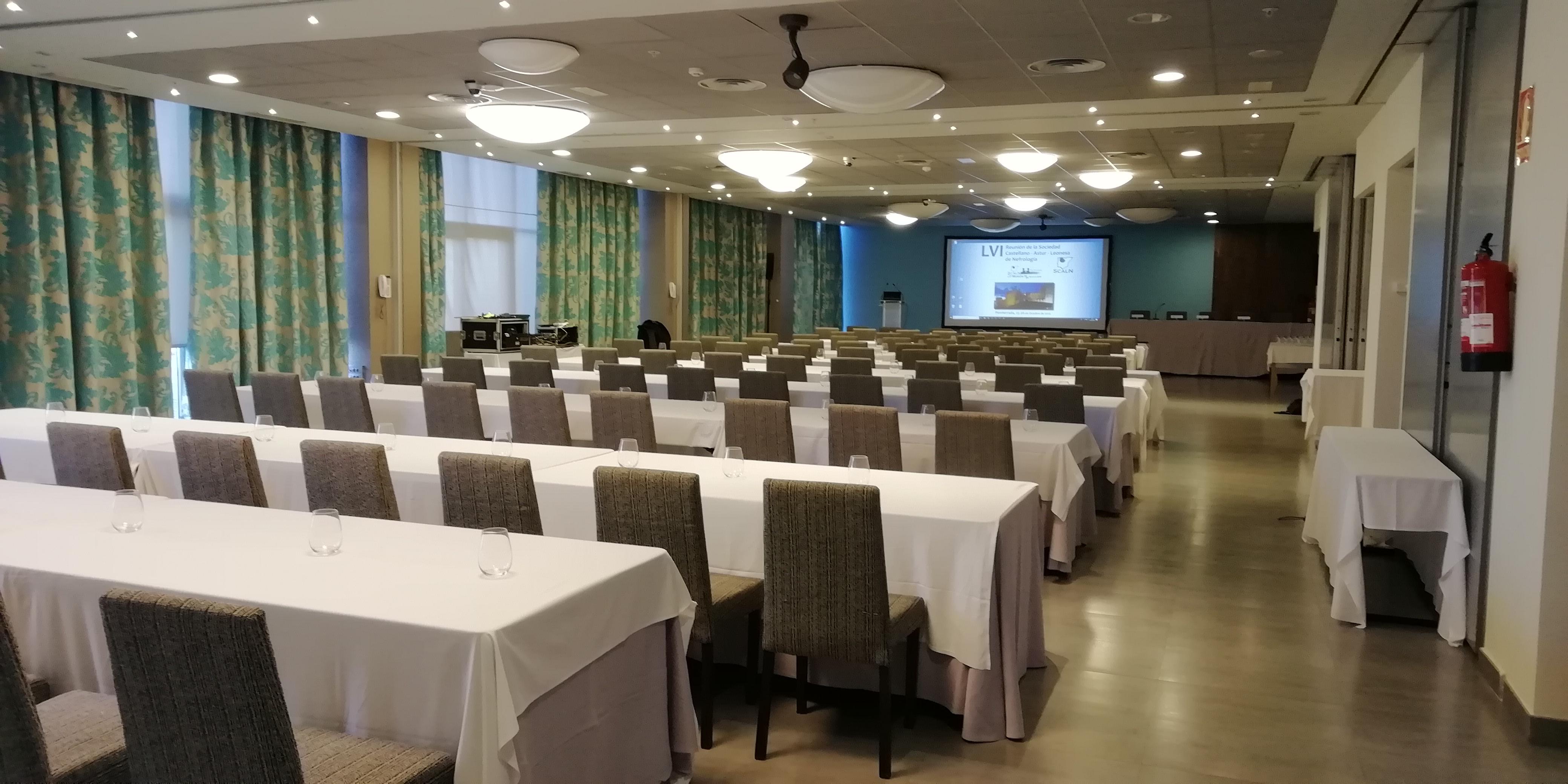Hotel Ciudad De Ponferrada, Ascend Hotel Collection Extérieur photo