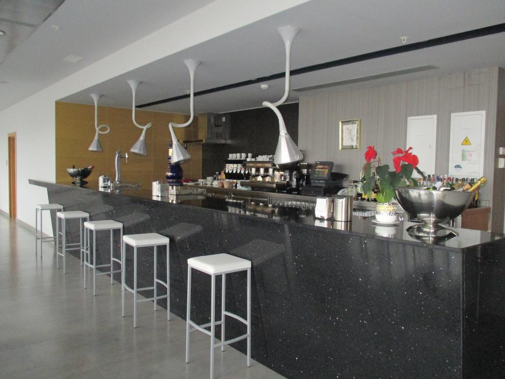 Hotel Ciudad De Ponferrada, Ascend Hotel Collection Extérieur photo
