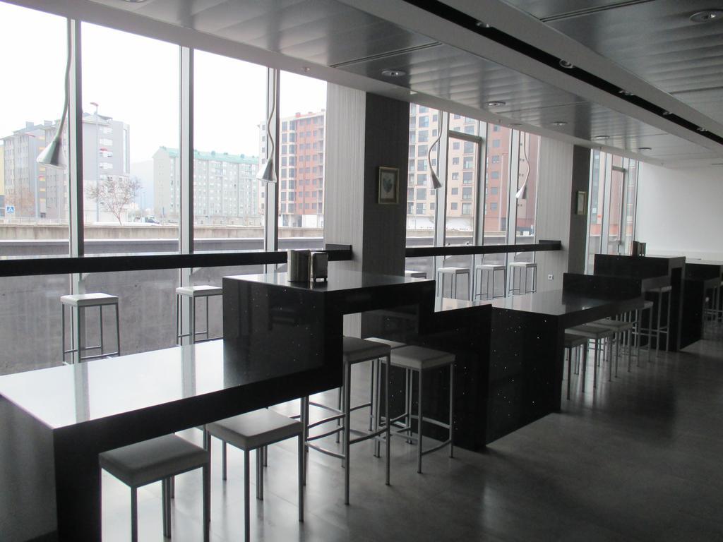 Hotel Ciudad De Ponferrada, Ascend Hotel Collection Extérieur photo