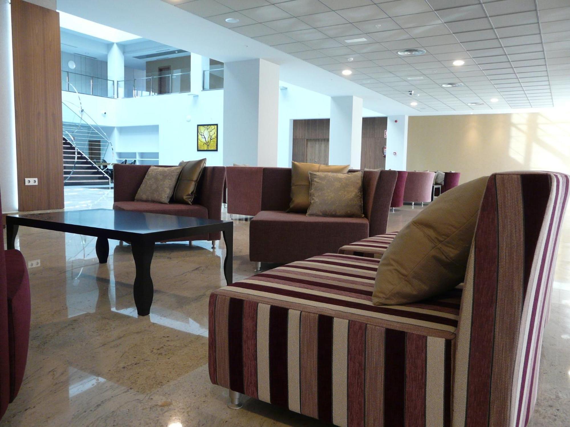 Hotel Ciudad De Ponferrada, Ascend Hotel Collection Extérieur photo