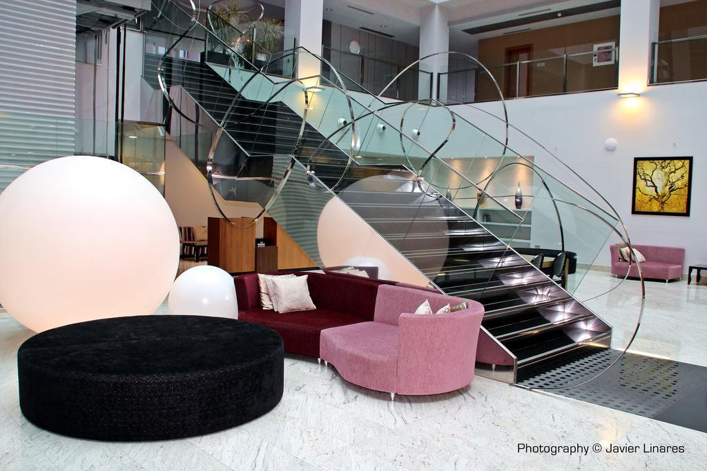 Hotel Ciudad De Ponferrada, Ascend Hotel Collection Extérieur photo