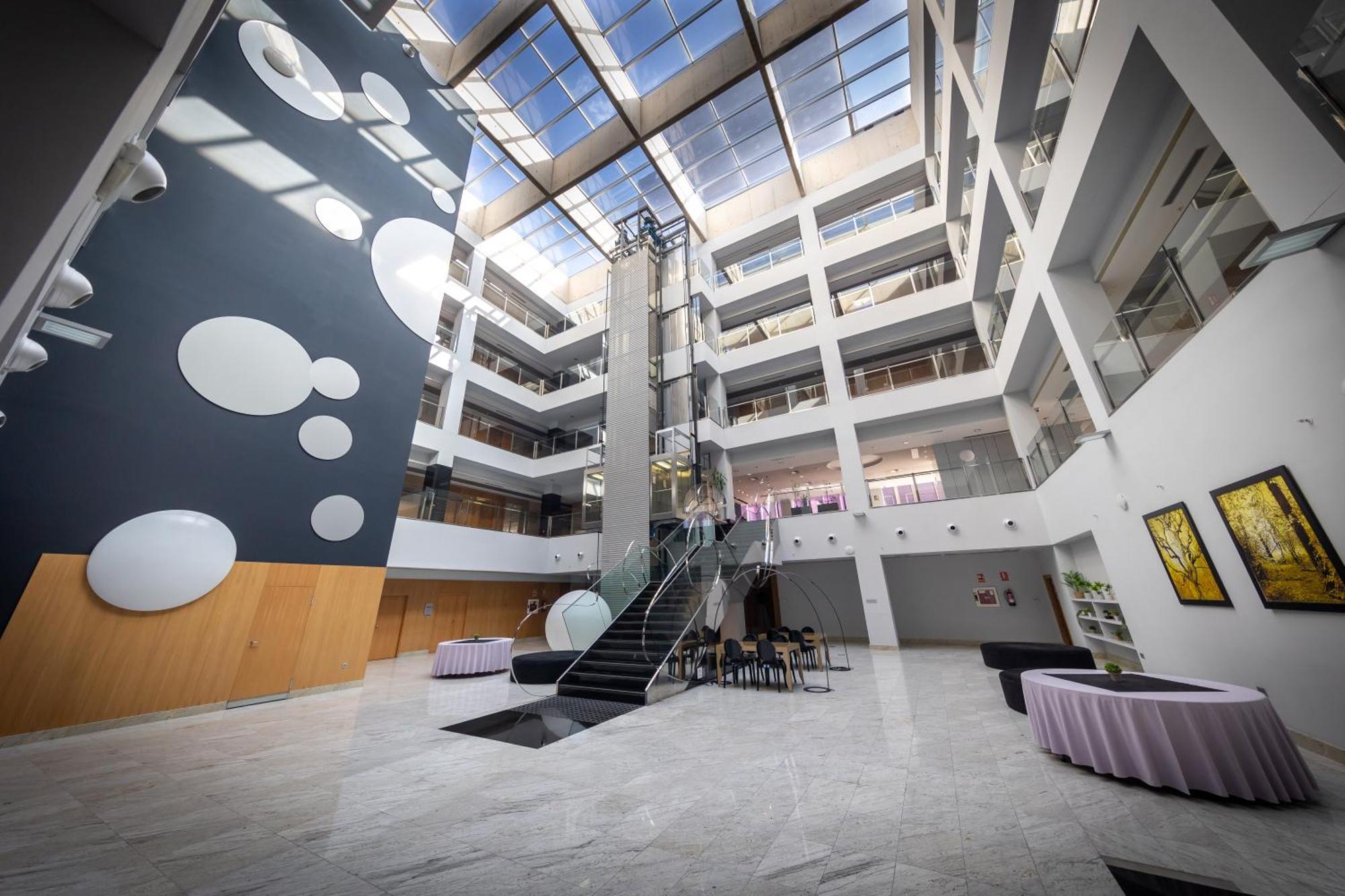 Hotel Ciudad De Ponferrada, Ascend Hotel Collection Extérieur photo
