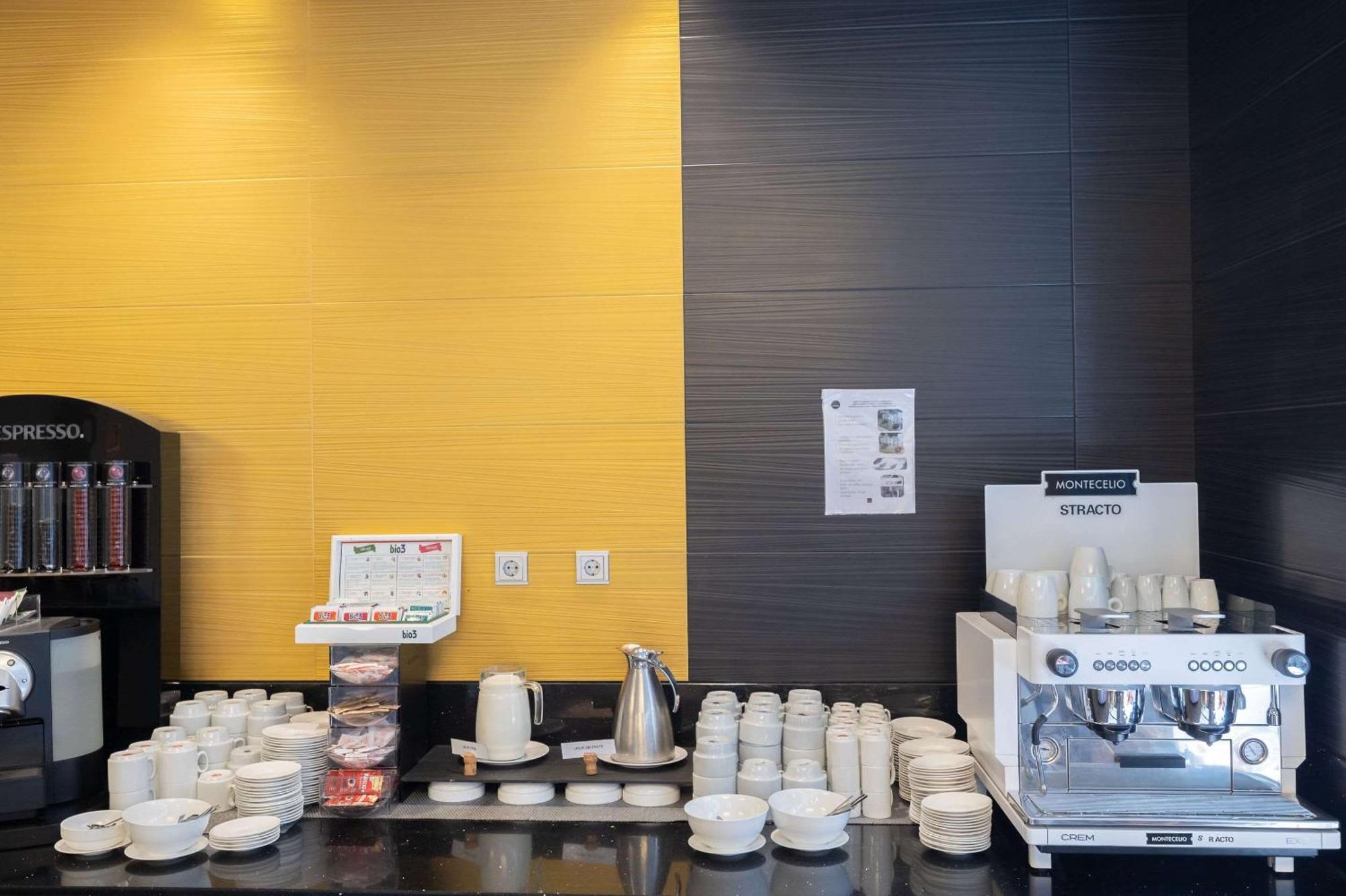 Hotel Ciudad De Ponferrada, Ascend Hotel Collection Extérieur photo